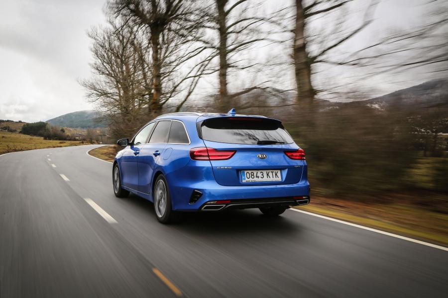  Kia Ceed GT Line Sportswagon 2018 года  (WW) (фото 26 из 30)